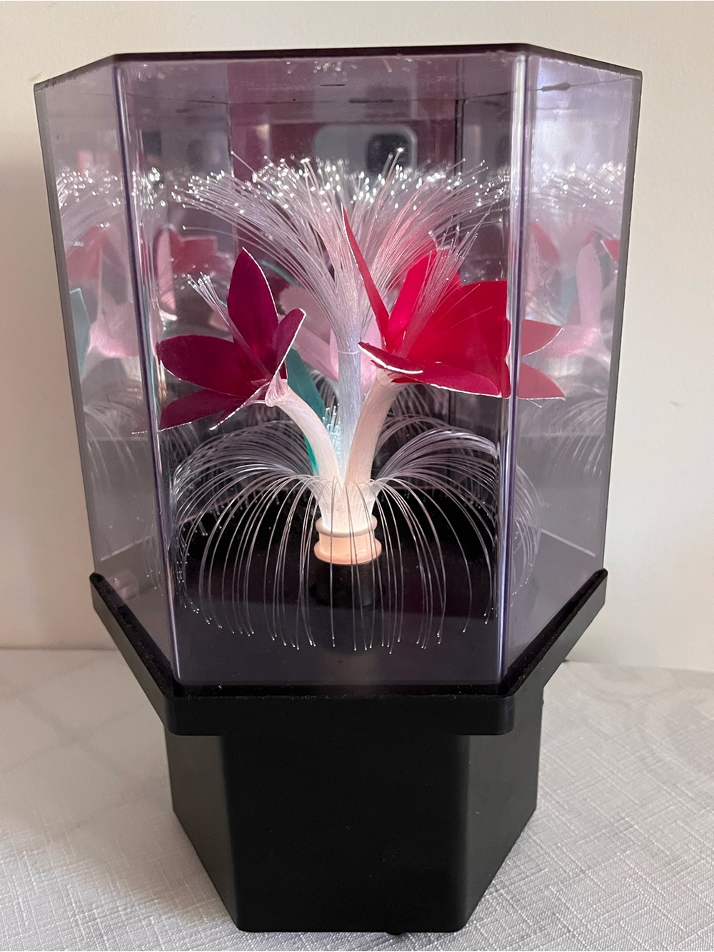Vintage fiber optic flower lamp 
1980s
Rotating base
Excellent condition